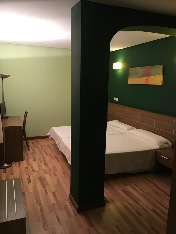 Hotel Area De Servicio Los Chopos Villaherreros Екстериор снимка